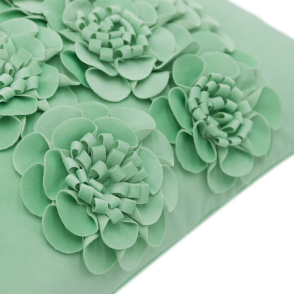 mint-green-decorative-pillows