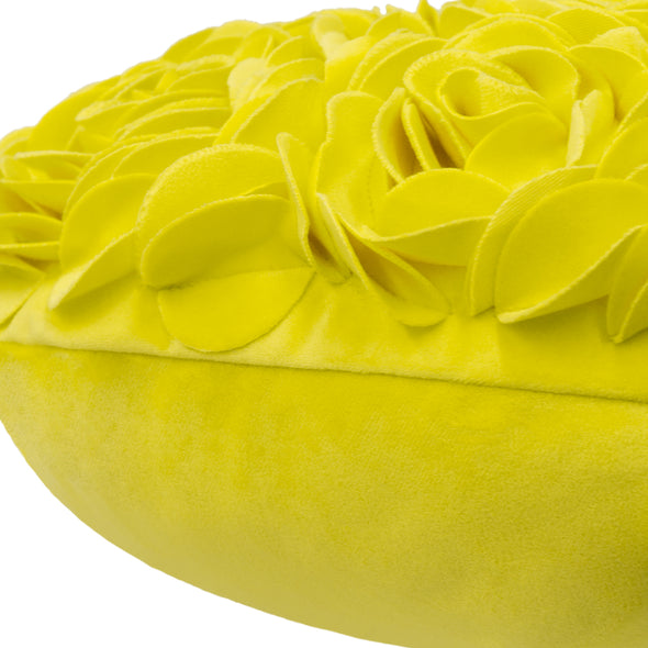 farm-house-couch-pillows-in-light-yellow