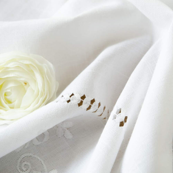 white-linen-tablecloth-embroidered