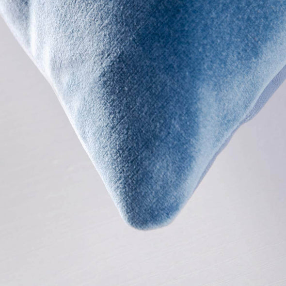 navy-blue-velvet-throw-pillows