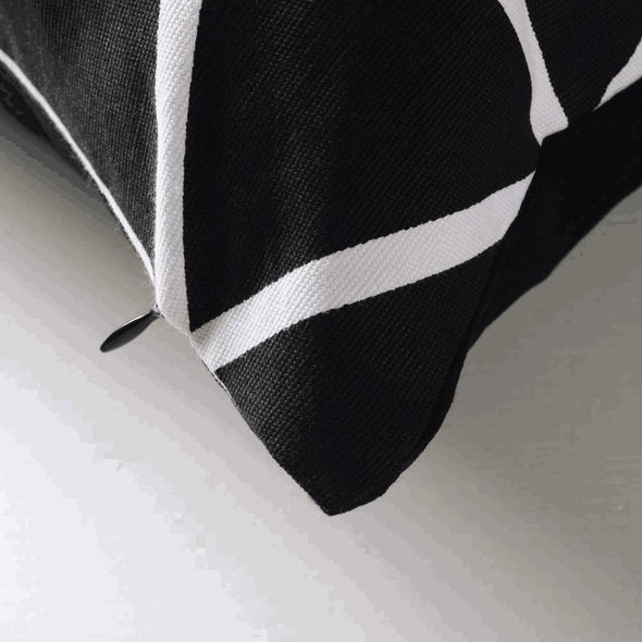 black-and-white-pillowcase-with-zipper