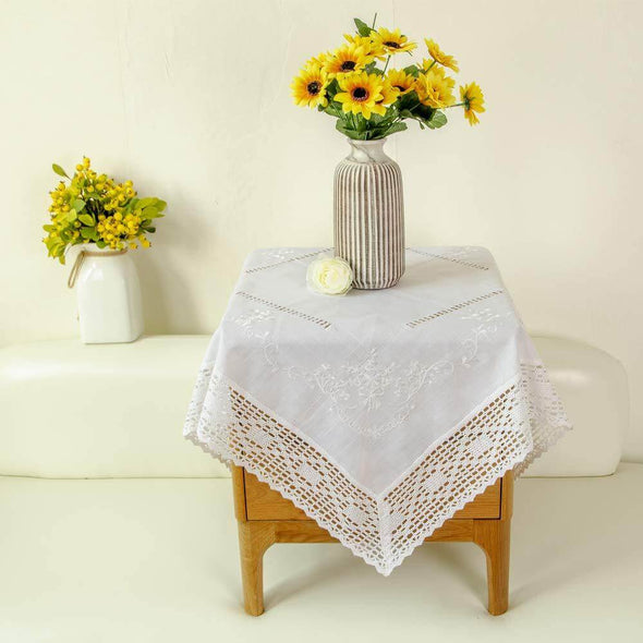 white-square-Christmas-tablecloth