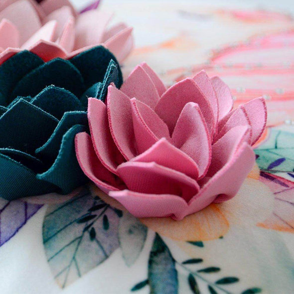 3D-flower-on-unicorn-pillow-case