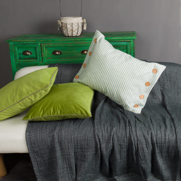 green-throw-pillows-for-sofa