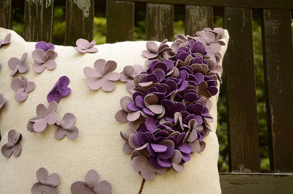 flower-decorative-pillow