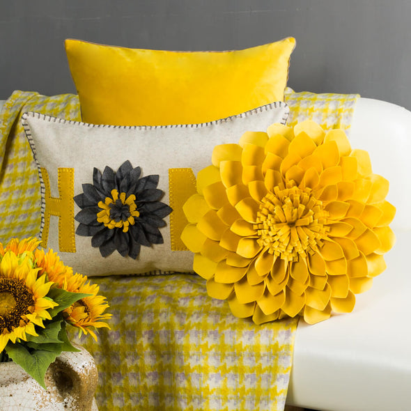 gold-velvet-pillow